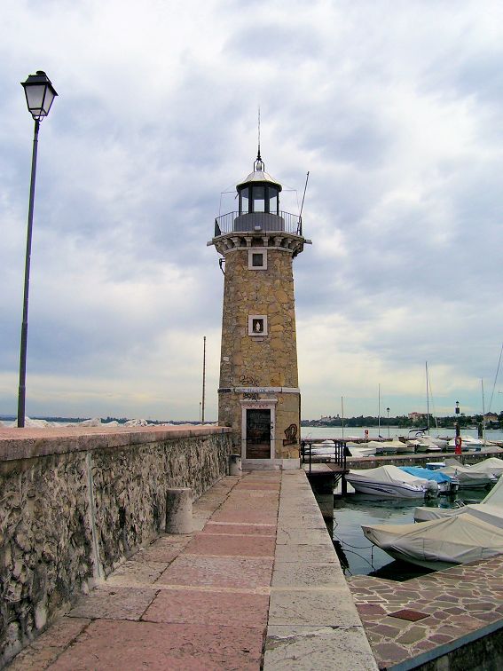 Faro di Desenzano del Garda